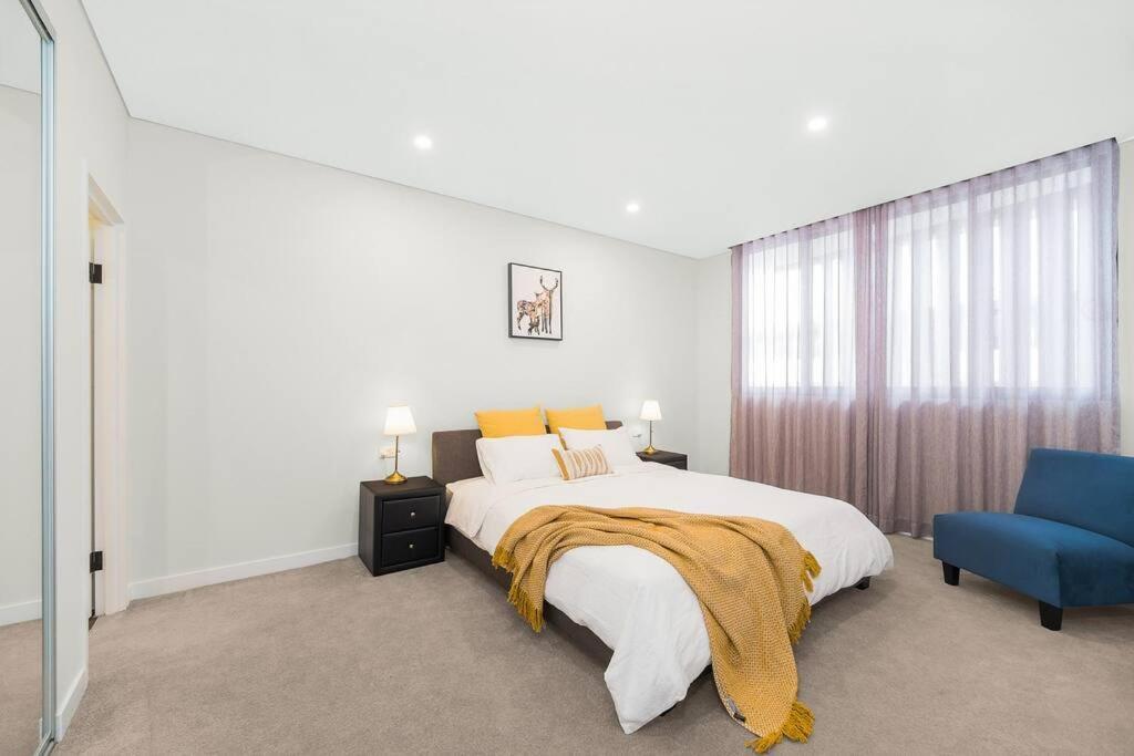 Apartment Luxuary 3 Bedroom Apt With Large Internal Space *
