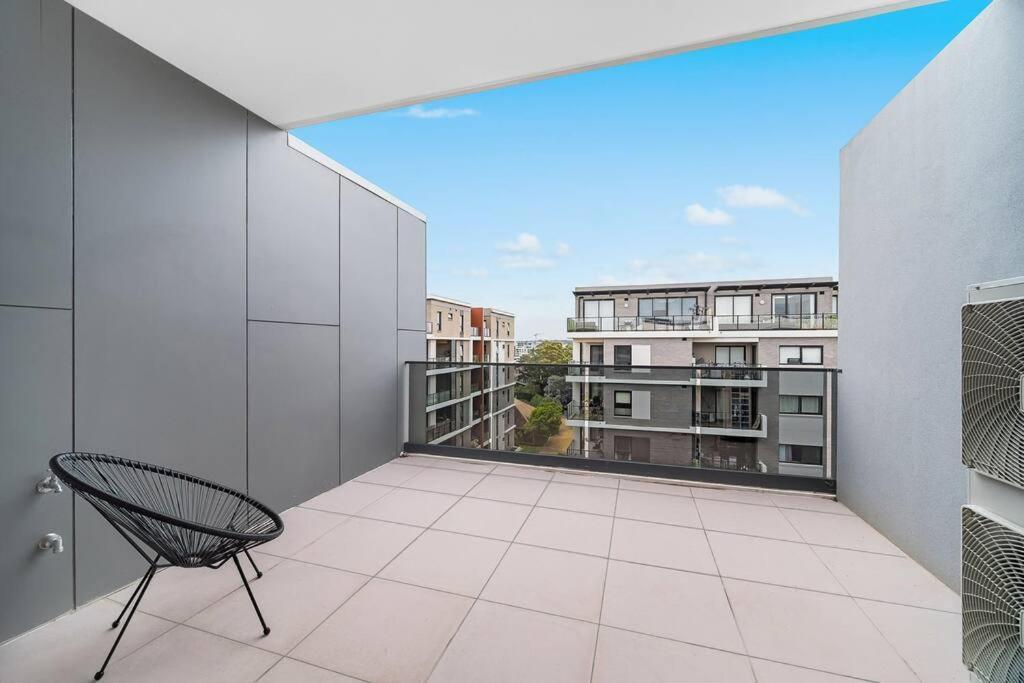 Luxuary 3 Bedroom Apt With Large Internal Space Sydney
